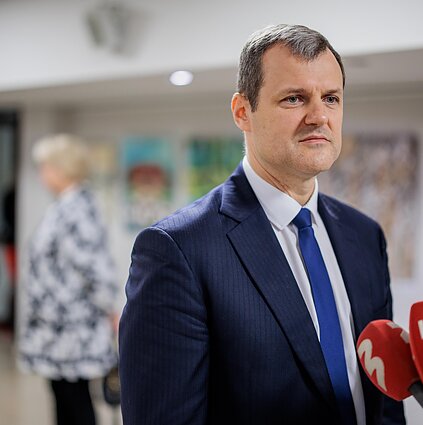 Trijų partijų valdančioji koalicija, valstiečiai nekviečiami