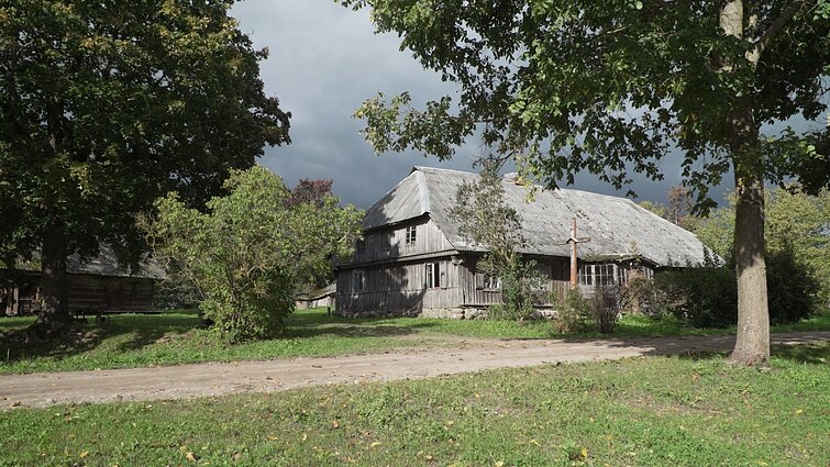 Imbarės etnografinė sodyba Kretingos rajone ir Kazimieravo svirnas Vilniaus rajone