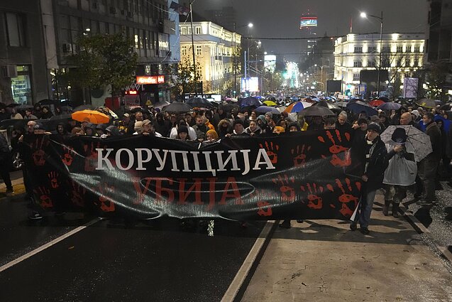 Po mirtinos tragedijos Serbijoje – protestai: reikalauja prezidento pasitraukti