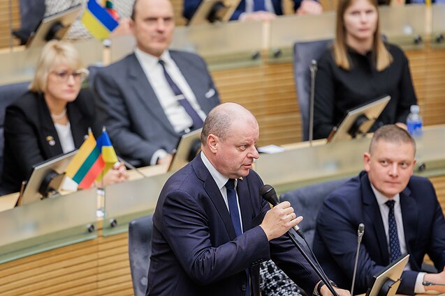 Parlamentarai renka Seimo pirmininką