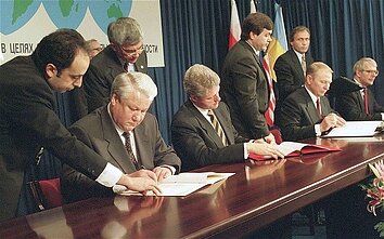 Підписання Будапештського меморандуму 5 грудня 1994 року