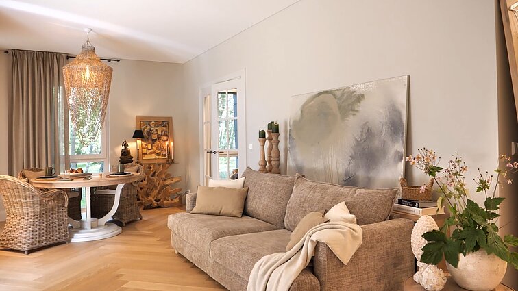 Nedidelis, bet erdvus: tik atostogoms skirtas butas alsuoja gamtos nuotaikomis