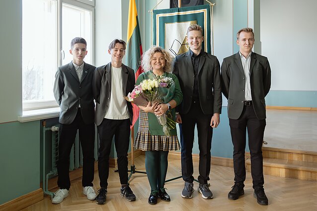 Geriausia Europos jaunųjų lyderių ugdytoja tapo Kauno Maironio universitetinės gimnazijos ekonomikos ir verslumo mokytoja Edita Naidaitė. Geriausia Europos jaunųjų lyderių ugdytoja tapo Kauno Maironio universitetinės gimnazijos ekonomikos ir verslumo mokytoja Edita Naidaitė.