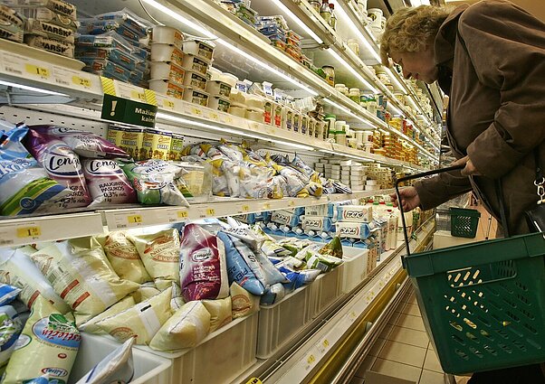 Auga pieno produktų kaina: prekybininkai perspėja, kad nuo Naujųjų prekės gali dar brangti