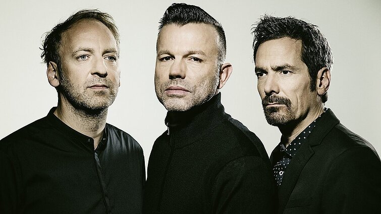 Grupė „Camouflage“ – apie Lietuvoje pamestą pasą, muzikines naujienas ir melancholiją Grupė „Camouflage“ – apie Lietuvoje pamestą pasą, muzikines naujienas ir melancholiją