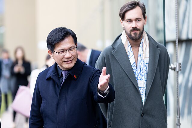 Taivaniečių delegacija – prie Sausio 13-osios memorialo