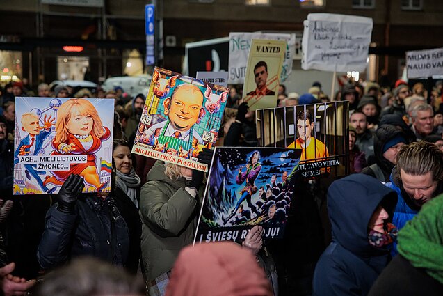 Protestas prie Seimo „Dešimt minučių tylos“