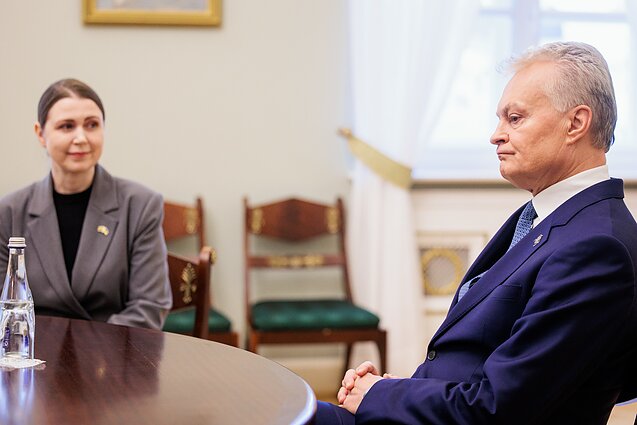 Dovilė Šakalienė, Gitanas Nausėda