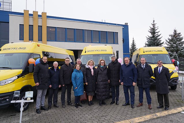 Vilniaus rajono mokykloms perduoti nauji mokykliniai autobusai