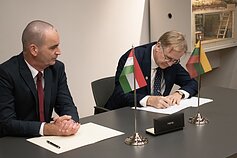 LGGRTC su vengrų istorikais pasirašė bendradarbiavimo sutartį LGGRTC su vengrų istorikais pasirašė bendradarbiavimo sutartį