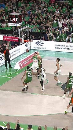 Triuškinantys „Žalgirio“ tritaškiai ir dėjimai