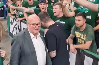 Visvaldas Matijošaitis ir sirgaliai