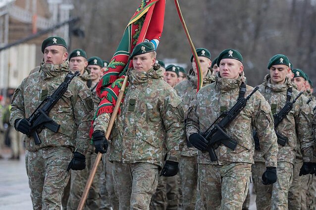 Міністр оборони України Рустем Умєров зустрівся з міністром оборони Литви Лаурінасом Кащюнасом, президентом Литви Гітанасом Науседою і взяв участь в урочистостях до Дня Збройних сил Литви