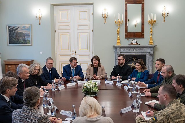Міністр оборони України Рустем Умєров зустрівся з міністром оборони Литви Лаурінасом Кащюнасом, президентом Литви Гітанасом Науседою і взяв участь в урочистостях до Дня Збройних сил Литви