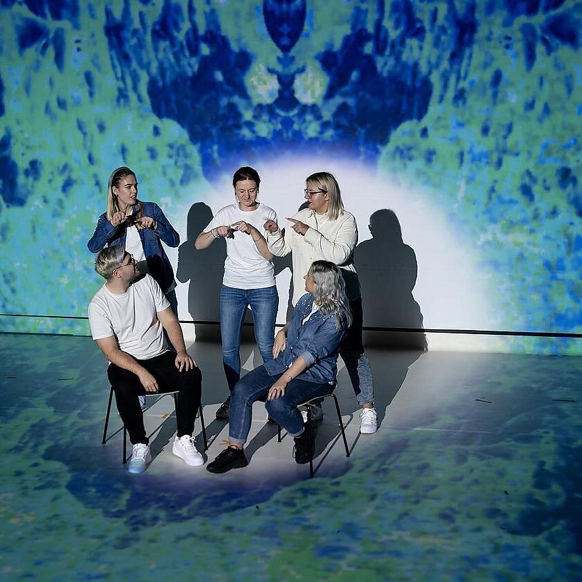 T. Stukas, Estų poezija, kurčiųjų kūryba ir 20-metį minintis Kauno įvairių tautų kultūrų centras