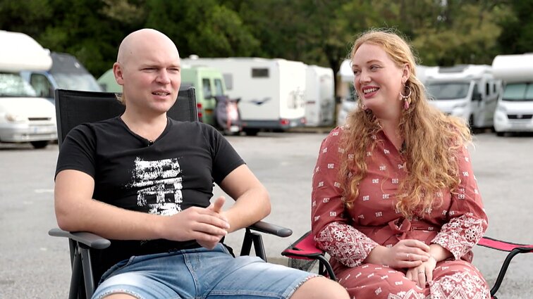 Pora namus įsirengė greitosios pagalbos automobilyje: jų mėnesio išlaidos – vos 700 eurų