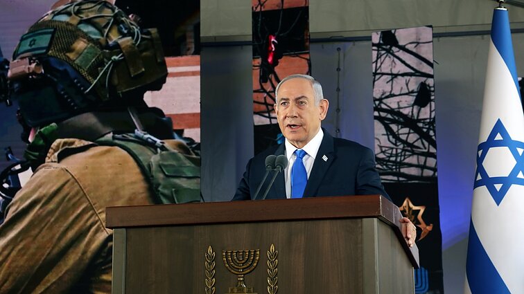 Netanyahu svarsto paliaubas su „Hezbollah“, Izraeliui visą dieną smūgiuojant Beirutui