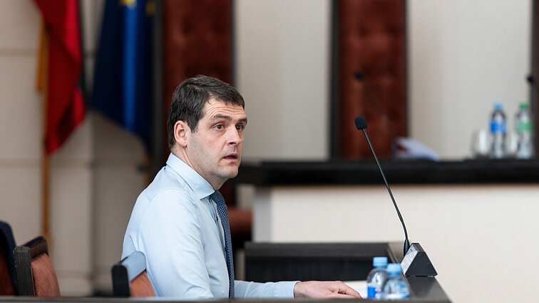 Dviračio žinios. Surplio atsisveikinimas su valstiečiais ir Žemaitaičio bylų tyrimas