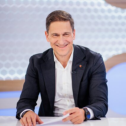 Kreivys prieš Energetikos ministerijos pertvarką: kas pjauna karvę, kuri dar duoda pieno?