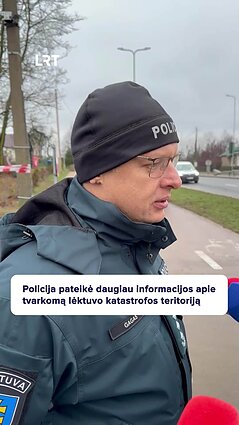 Vyksta lėktuvo nuolaužų išvežimo darbai iš katastrofos vietos