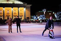 Vilniaus Rotušės aikštėje atidaryta čiuožykla