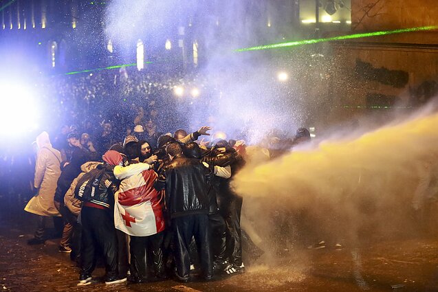 LRT žurnalistė Tbilisyje: protestai neslopsta, tarp kartvelų ir policijos verda mūšiai