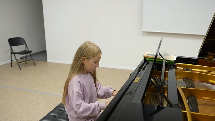 Ksenijos ir Kirilo Sacharnovų dokumentiniai filmai ir jauni muzikantai iš Charkivo