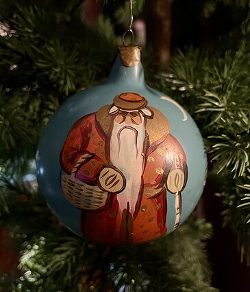 Astos Kaniušonienės senų eglutės žaisliukų kolekcija