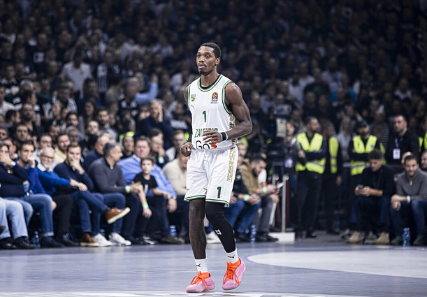 5-is tritaškius pirmoje rungtynių pusėje pataikęs Walkeris neleido varžovams atitrūkti