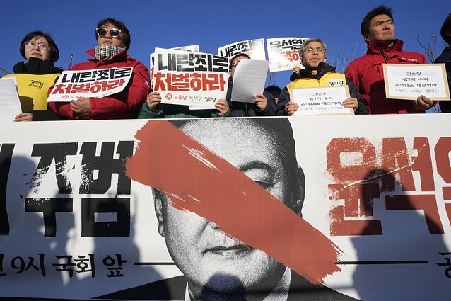 Pietų Korėjoje protestuotojai reikalauja prezidento Yoon Suk Yeolo atsistatydinimo