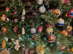 Astos Kaniušonienės senų eglutės žasiliukų kolekcija