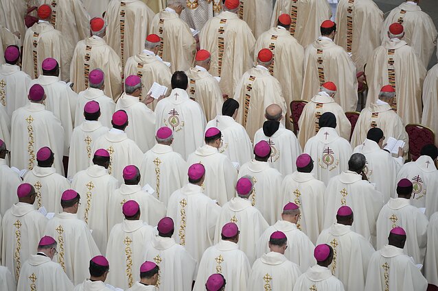 Vyskupai ir kardinolai Vatikane