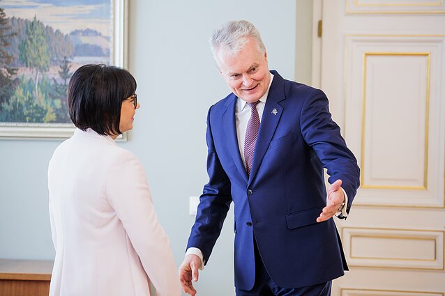 Gitanas Nausėda susitiko su kandidate į švietimo ministrus Raminta Popoviene Gitanas Nausėda susitiko su kandidate į švietimo ministrus Raminta Popoviene