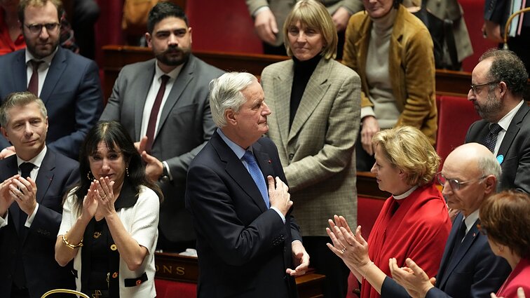 Politinis chaosas Prancūzijoje: jei šalis neims taupyti, gali kilti krizė euro zonoje