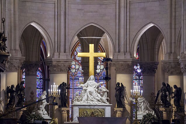 Atveriama Paryžiaus Dievo Motinos katedra