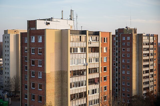 Kazlų Rūdoje – pyktis dėl prastos butų renovacijos: „Jei netinka, meras sakė kraustytis į namą“