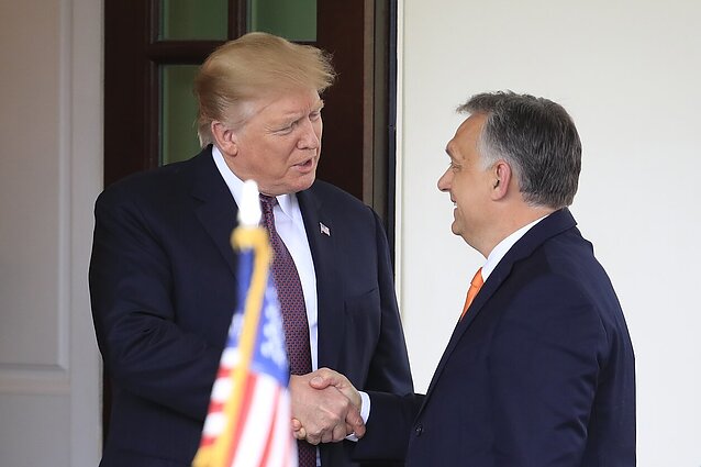 Trumpas grasina JAV išstojimu iš NATO: savo namuose susitiko su Orbanu