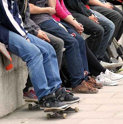 Tyrimas atskleidžia, kad jaunuolių aplinkoje gausu lyčių stereotipų persunkto turinio
