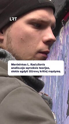 Paryžiečius žavi lietuvių menininko paroda apie sąmokslo teorijas