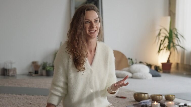 Akvilė piniguose laimės nerado: metusi darbą banke dabar veda jogos užsiėmimus