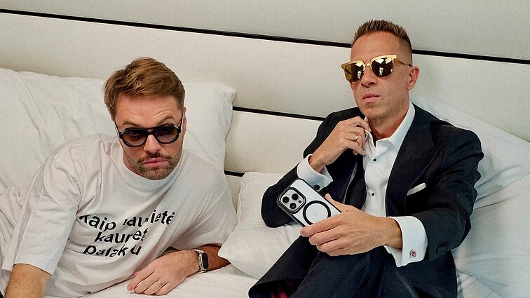 Manekenių klipams nesamdantis Adomaitis: o kam jos, kai turiu žmoną?