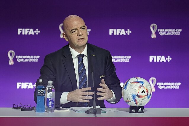 FIFA prezidentas paskelbė būsimų pasaulio futbolo čempionatų šeimininkus