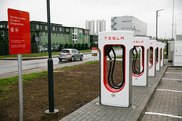 „Tesla Supercharger“ Kaune