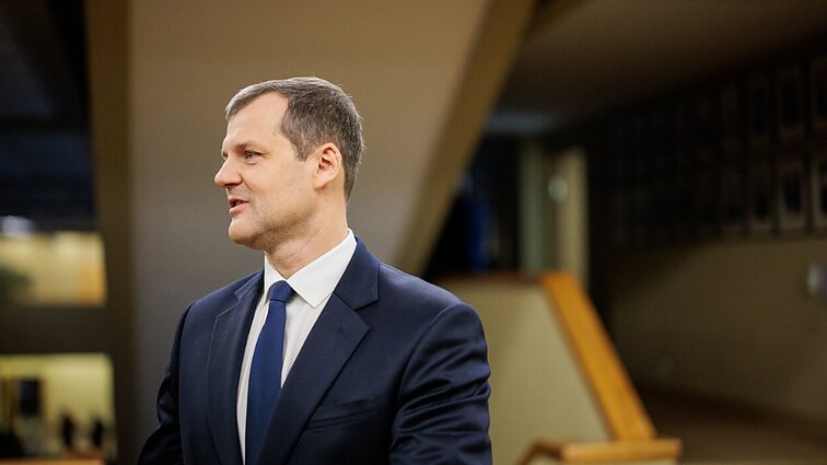 Paluckas apie didesnius mokesčius: naštą prisiimti reikėtų dabar
