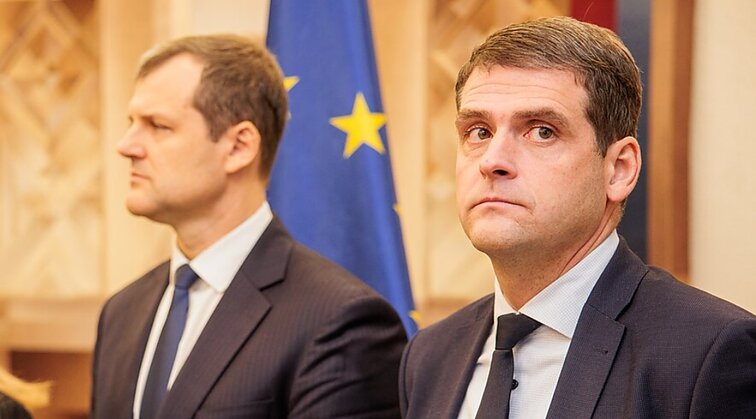 Apklausa: pasitikėjimas Žemaitaičiu smuko, padaugėjo palankiai vertinančių Palucką