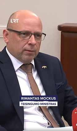 Rimantas Mockus ironizuodamas atsiprašė už tariamas jaunystės klaidas