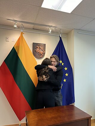  Allison Reed Lietuvos ambasadoje Kanadoje davė priesaiką Lietuvos Respublikai