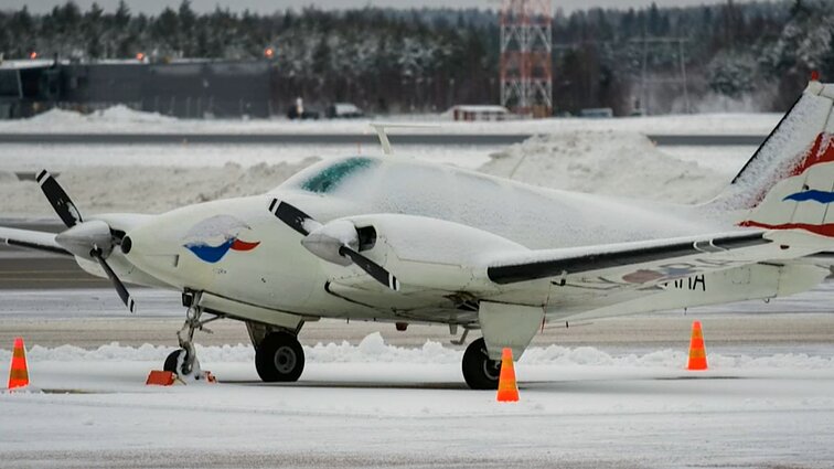 Helsinky sulaikytą lėktuvą parduot padėjęs valdininkas nustebęs: kuo čia dėtas pardavėjas?