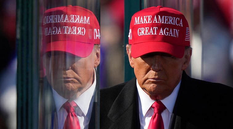 Įvertino JAV apimsiantį chaosą: tuoj sakysim, kad taip darosi tik „bananų respublikose“