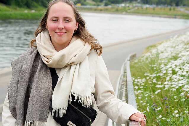 Elīza Paula Graudiņa prie Baltojo tilto Vilniuje. 